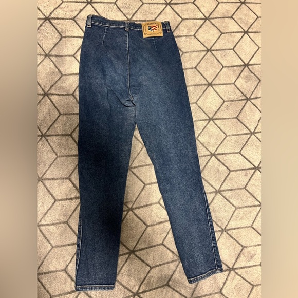 EUC Reno Button Embellished Dark Wash Stretchy Mom Jeans Size 26-27 - Picture 2 of 9